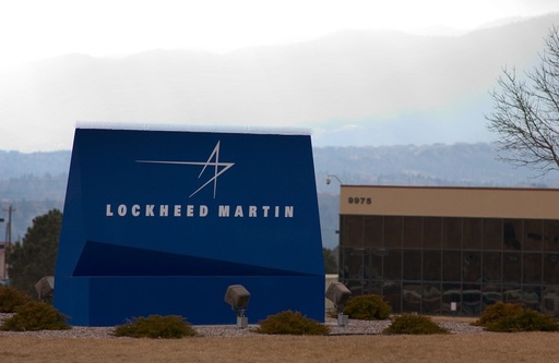 Profitul trimestrial al Lockheed Martin se prăbuşeşte cu 80% după o pierdere de 1,6 miliarde de dolari; declin de 8% al acţiunilor