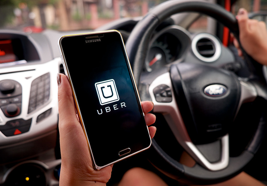 Uber depăşeşte aşteptările privind veniturile şi anunţă un program de răscumpărare a acţiunilor de 20 miliarde dolari