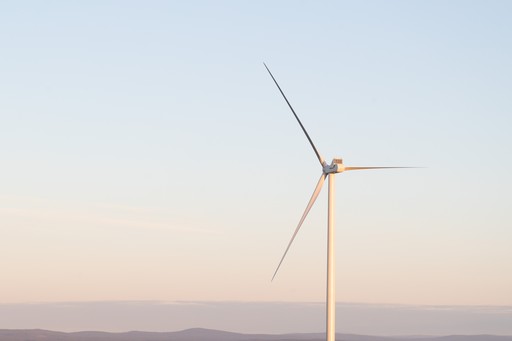 OX2, dezvoltator în domeniul energiei regenerabile, a vândut un parc eolian de 96 MW, din estul ţării, aflat în stadiul „ready-to-build”, către HELLENiQ Renewables