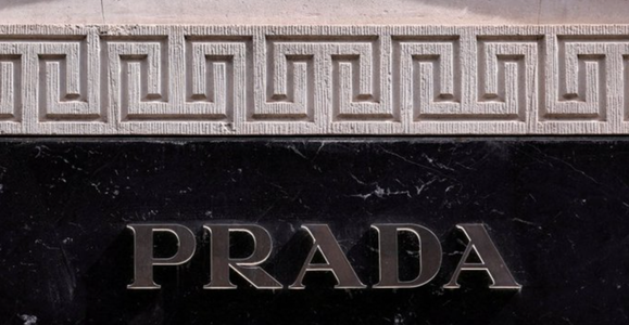 ”Luxul ostentativ” revine: Marile case de modă renunţă la discreţie pentru a atrage clienţii