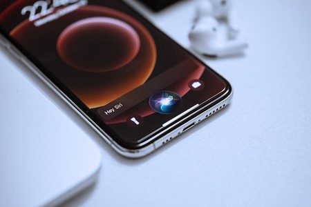 Apple testează noul Siri