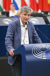 Fostul ministru al Energiei Virgil Popescu: Ca europarlamentar, voi susţine toate măsurile care consolidează independenţa şi securitatea energetică a Uniunii Europene. Decarbonizare fără energie nucleară nu se poate