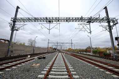 CFR SA a semnat cu Arcada Company şi Alstom contractul de 2,1 miliarde lei pentru modernizarea liniei de cale ferată Bucureşti – Giurgiu, lotul 2. Bucureşti-Giurgiu este cea mai veche linie de cale ferată din România, inaugurată în 1869