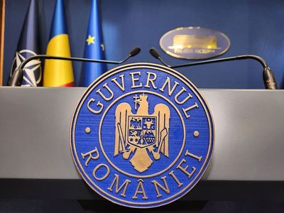 Guvernul pregăteşte blocarea transferurilor şi detaşărilor între instituţiile statului / Se suspendă majoritatea concursurilor / Prevederi pentru cumulul pensiei cu salariul în companiile de stat