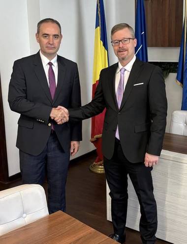 Ministrul Finanţelor, Alexandru Nazare: Trebuie să ne schimbăm fundamental atitudinea în atragerea de investiţii străine. Avem nevoie de reguli clare, stabile şi echilibrate, pentru ca investitorii serioşi să găsească în România un mediu predictibil