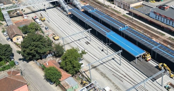 Se deschide Gara din Lugoj, parte a magistralei CFR Caransebeş- Arad, aflată în modernizare/ Trenurile vor opri la noile peroane prevăzute cu panouri fotovoltaice - FOTO
