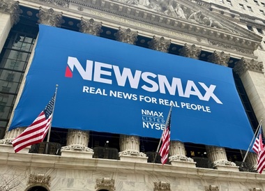 Newsmax dă în judecată Fox News, acuzând-o de practici anticoncurenţiale