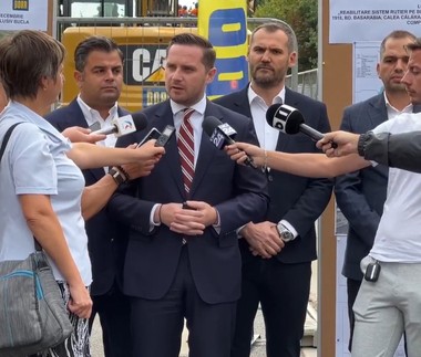 Primarul general interimar al Capitalei a verificat lucrările de reabilitare a liniei de tramvai 40: Acest lot are 18 kilometri / Lucrarea va dura doi ani / Nu vrem să dam drumul la toate şantierele deodată să paralizăm traficul