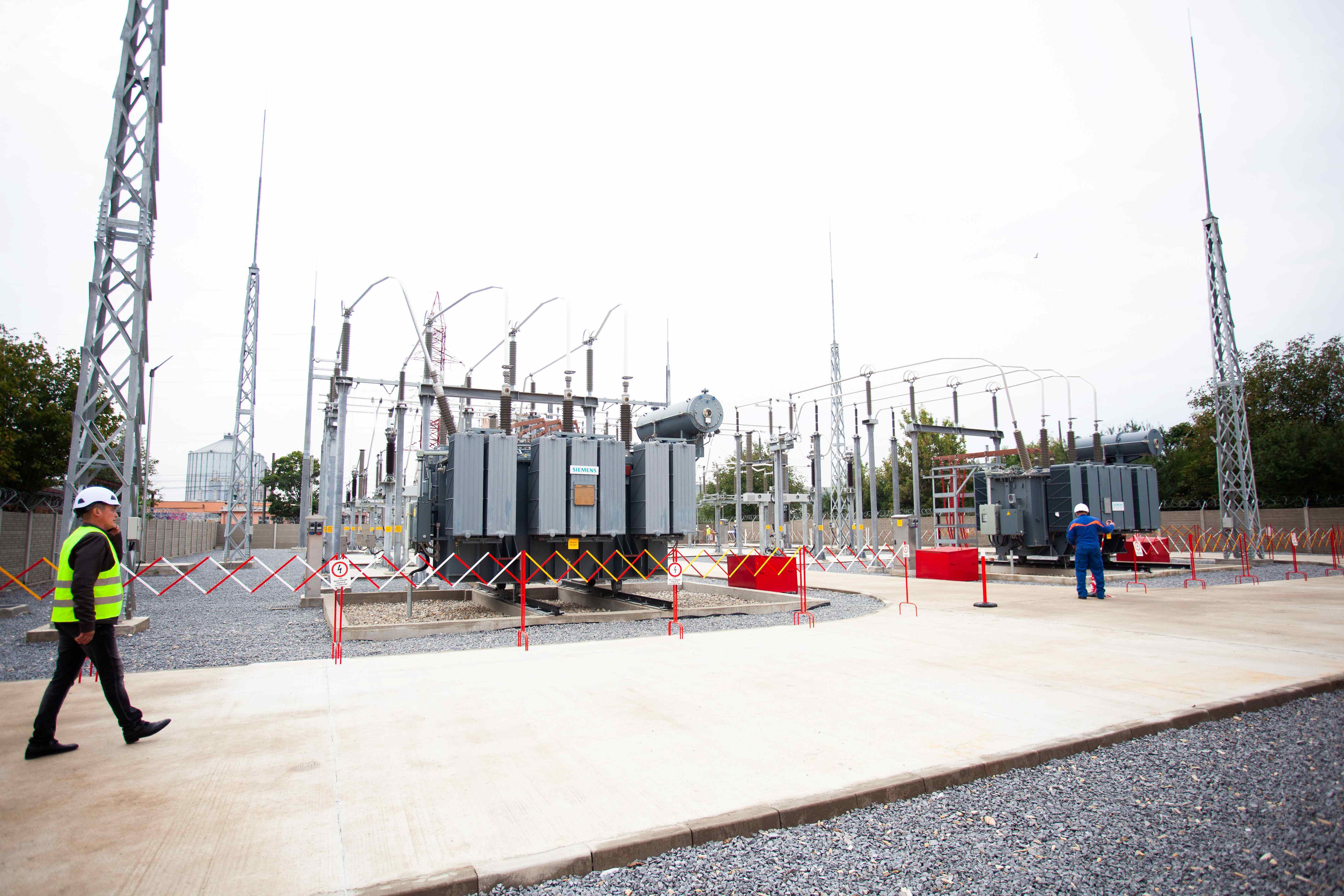 Reţele Electrice România a investit 19 milioane de lei în modernizarea staţiei de transformare IRUM din Deva