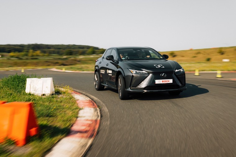 Bosch va investi suplimentar câteva sute de milioane de euro în software-ul său de gestionare a mişcării vehiculului, până în 2028