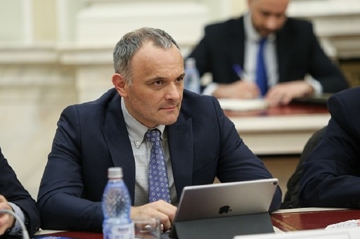 UPDATE - Directorul general al Hidroelectrica pleacă din companie pentru ca România să nu piardă bani din PNRR / Anunţul transmis BVB