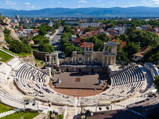 Oraşul Plovdiv din Bulgaria va interzice maşinile vechi în centrul oraşului timp de şapte luni, începând din octombrie