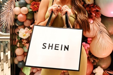 Shein intră pe piaţa fizică de comerţ din Franţa şi provoacă reacţii critice din partea retailerilor