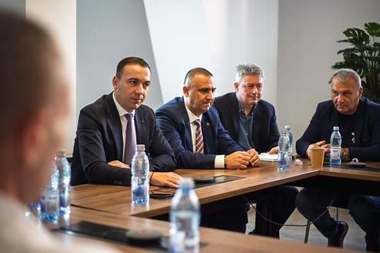 Ministrul Energiei, Bogdan Ivan, după consultări cu reprezentanţii sindicatelor din Complexul Energetic Oltenia şi conducerea companiei: Termocentralele trebuie să funcţioneze atâta timp cât România are nevoie de ele