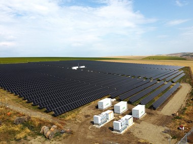 SolarToday pune în funcţiune un sistem de stocare a energiei de 10,32 MWh în judeţul Vaslui