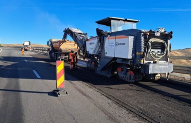 Intervenţie a drumarilor pe A10 Sebeş-Turda, în judeţul Cluj, după o cedare a terasamentului / DRDP Cluj cere expertiză tehnică, ”având în vedere persistenţa fenomenelor de instabilitate şi agravarea progresivă a cedării drumului”