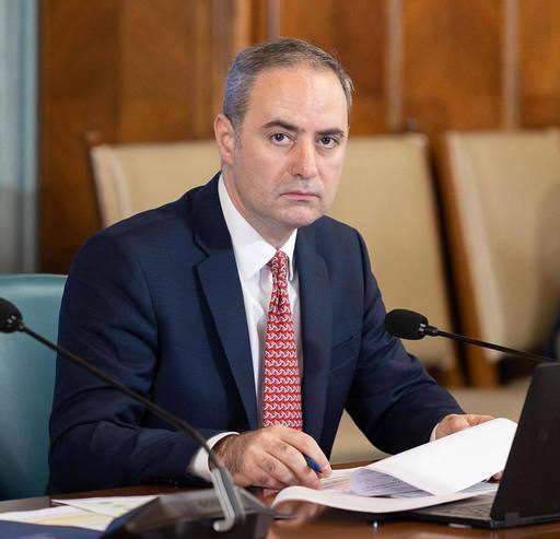 Perioada în care primăriile şi consiliile judeţene pot cere împrumuturi de la stat, pentru investiţiile locale şi termoficare, prelungită până la 31 decembrie / Nazare: Plafon suplimentar pentru plata facturilor restante şi acoperirea pierderilor

