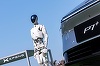 Producătorul chinez de maşini electrice Xpeng lansează robotaxiuri şi roboţi umanoizi cu cipuri AI proprii