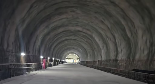 Şeful CNAIR: A fost realizată străpungerea unei noi galerii a ansamblului de tuneluri construit pe secţiunea Margina -Holdea a A1 /La sfârşitul lui 2026, se va putea circula de la Boiţa la Nădlac pe aproximativ 360 km de autostradă - FOTO, VIDEO
