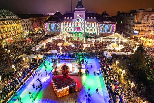Travelminit: Craiova, Braşov, Sibiu şi Bucureşti se află în topul preferinţelor turiştilor pentru târgurile de Crăciun. Preţurile medii la cazare în marile oraşe pornesc de la 160–170 euro pe sejur