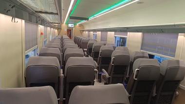 CFR Călători anunţă că încă 12 locomotive modernizate şi 18 vagoane modernizate vor fi livrate companiei 