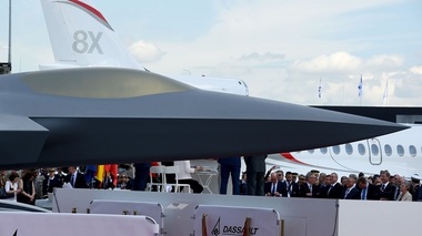 Franţa şi Germania intensifică presiunile asupra industriei de apărare pentru a salva proiectul avionului de generaţia următoare