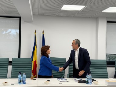 Distribuţie Energie Electrică Romania semnează cel mai mare contract din istoria companiei: achiziţionează 1,1 milioane de contoare inteligente cu 291,6 milioane lei, fără TVA
