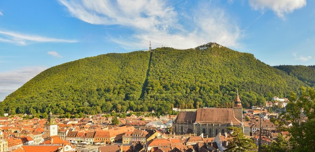 INS: Sosirile înregistrate în structurile de primire turistică, în primele zece luni, au scăzut cu aproape 2%, la 12,07 milioane persoane. 18,2% din totalul turiştilor au fost străini, cei mai mulţi din Germania, Italia şi Israel