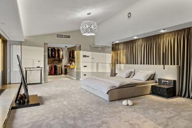 ANALIZĂ - Începutul anului 2026 va aduce o scădere a dobânzilor creditelor ipotecare din România / În primele zece luni au fost acordate finanţări ipotecare în valoare de 9,2 miliarde de euro, în creştere cu 26%