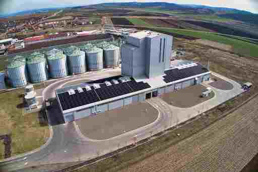 Grupul East Grain şi Poultry Investment SA au preluat participaţia de 45% deţinută anterior de UBM Group în UBM Feed Romania. UBM Feed Romania devine Protena şi estimează afaceri de 332 milioane lei în acest an
