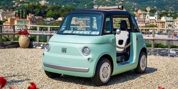 Stellantis aduce în SUA vehiculul electric mini Fiat Topolino, după comentariile preşedintelui Trump