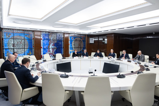 Ilie Bolojan, discuţii cu Consiliul Investitorilor Străini / Premierul a prezentat două propuneri analizate într-un grup de lucru din Guvern, privind impozitul pe cifra de afaceri şi majorarea salariului minim din 2026