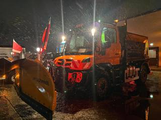 Cod galben de ninsori şi polei - Primăriile din Bucureşti, pregătite să intervină / În Sectorul 6 se împrăştie material antiderapant pe poduri, în pante, pe bulevarde şi pe străzi principale
