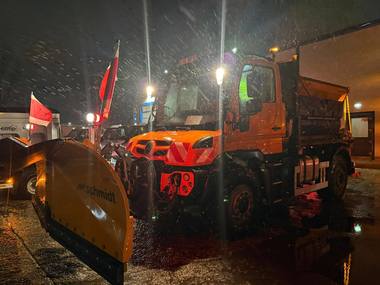 Cod galben de ninsori şi polei - Primăriile din Bucureşti, pregătite să intervină / În Sectorul 6 se împrăştie material antiderapant pe poduri, în pante, pe bulevarde şi pe străzi principale