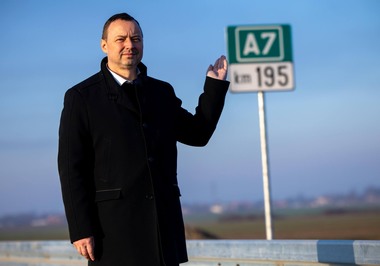 Şeful CNAIR: 2025 - anul în care am unit mai multe regiuni importante ale României prin drumuri de mare viteză! Am deschis circulaţia pe încă 146 km de autostradă şi drum expres / În 2026, ţinta este de 250 de kilometri noi - VIDEO