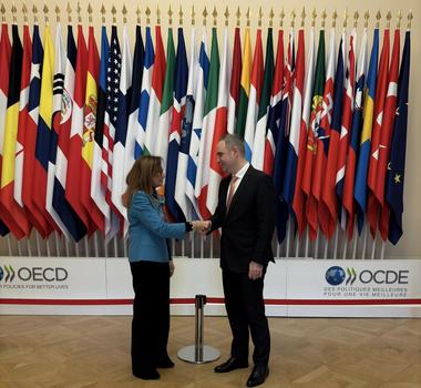 Ministrul Finanţelor: România, în linie dreaptă spre aderarea la OCDE, „clubul economiilor dezvoltate”/ Alexandru Nazare conduce delegaţia României la Paris pentru evaluarea în cadrul Comitetului EDRC