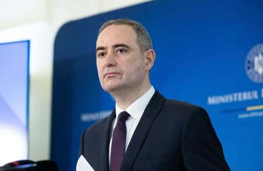 Alexandru Nazare: În acest an ţinta de deficit cash este mai mică decât cea prognozată, este în jurul cifrei de 7,7% din PIB/ Arată o ajustare foarte serioasă în raport cu anul trecut, de aproape un procent din PIB, şi surprinde pozitiv