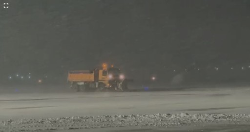 Trafic aerian în condiţii de iarnă, fără perturbări, pe aeroporturile din Capitală - FOTO, VIDEO