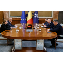 Premierul Bolojan, discuţii cu reprezentaţii companiei Ameropa Grains România, privind combinatul Azomureş