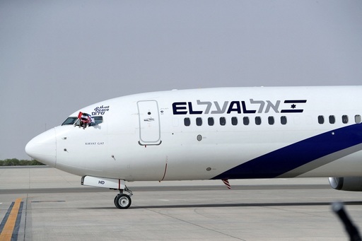 Autoritatea israeliană pentru concurenţă intenţionează să amendeze El Al Israel Airlines cu 39 de milioane de dolari pentru practici de suprataxare în timpul războiului