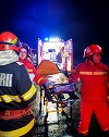 Opt persoane, între care doi copii de 7 ani, rănite într-un accident rutier produs în judeţul Hunedoara