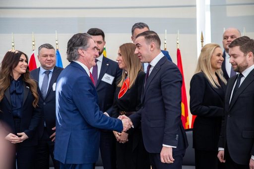 Ministrul Energiei: Companiile româneşti pot obţine profituri de până la 250 milioane de euro anual, dacă ducem la capăt Coridorul Vertical

