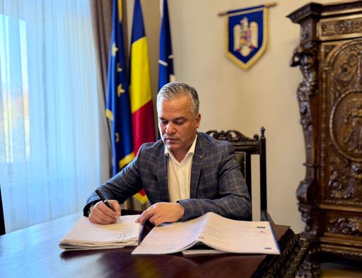 A fost semnat Certificatul de Urbanism pentru cei 37 de km ai Autostrăzii A13 Braşov-Bacău aflaţi pe teritoriul judeţului Braşov. Urmează elaborarea studiului de fezabilitate, exproprierea terenurilor şi obţinerea autorizaţiei de construire