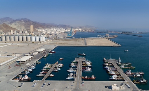 Operaţiunile de încărcare a petrolului au fost reluate în portul Fujairah din EAU, după atacul cu dronă şi incendiul de sâmbătă