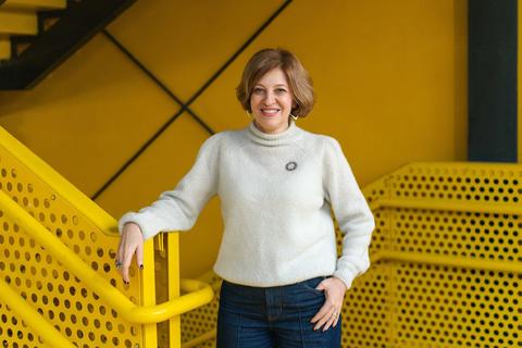 Conferinţa The Economist  - Oana Gheorghiu: România e acum ca o navă aflată pe o mare în plină furtună şi cu un foc la bord şi pare că nu toţi cei de la bord se focusează pentru a stinge focul, ci mai mult la cum să dea bine în poză