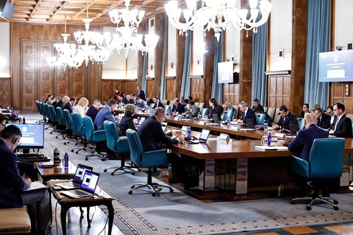 Executivul a aprobat Strategia Naţională a rezervelor de stat 2026–2030, care consolidează capacitatea de răspuns la crize, inclusiv asigurarea de hrană şi apă pentru 400.000 de persoane timp de 6 luni / Stoc de grâu pentru pâinea populaţiei pentru 4 luni