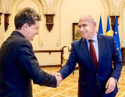 Preşedintele Nicuşor Dan, întâlnire cu premierul Bolojan, miniştrii Energiei şi Transporturilor şi reprezentanţi ai companiilor din industria petrolieră, Petrom şi Rompetrol, pe tema aprovizionării României cu ţiţei şi combustibili
