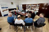 Confederaţia Sindicală MERIDIAN cere intervenţia Guvernului şi a Ministerului Energiei, pentru ca minerii din Valea Jiului să-şi primească primele de Paşte, conform Contractului Colectiv de Muncă: Minerii din Valea Jiului nu cer favoruri