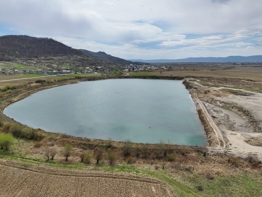 Garda de Mediu Bacău: Unele proiecte de ”amenajare fermă piscicolă” pot ascunde, de fapt, exploatări necontrolate de agregate minerale / Exploatare ilegală depistată în extravilanul comunei Buhoci