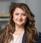 Eveniment News.ro - Corina Dospinoiu-Imre (Auchan România): Băncile nu vor mai finanţa business-uri care nu sunt sustenabile, care nu au o strategie şi care nu lucrează la creşterea rezilienţei business-ului lor - VIDEO 